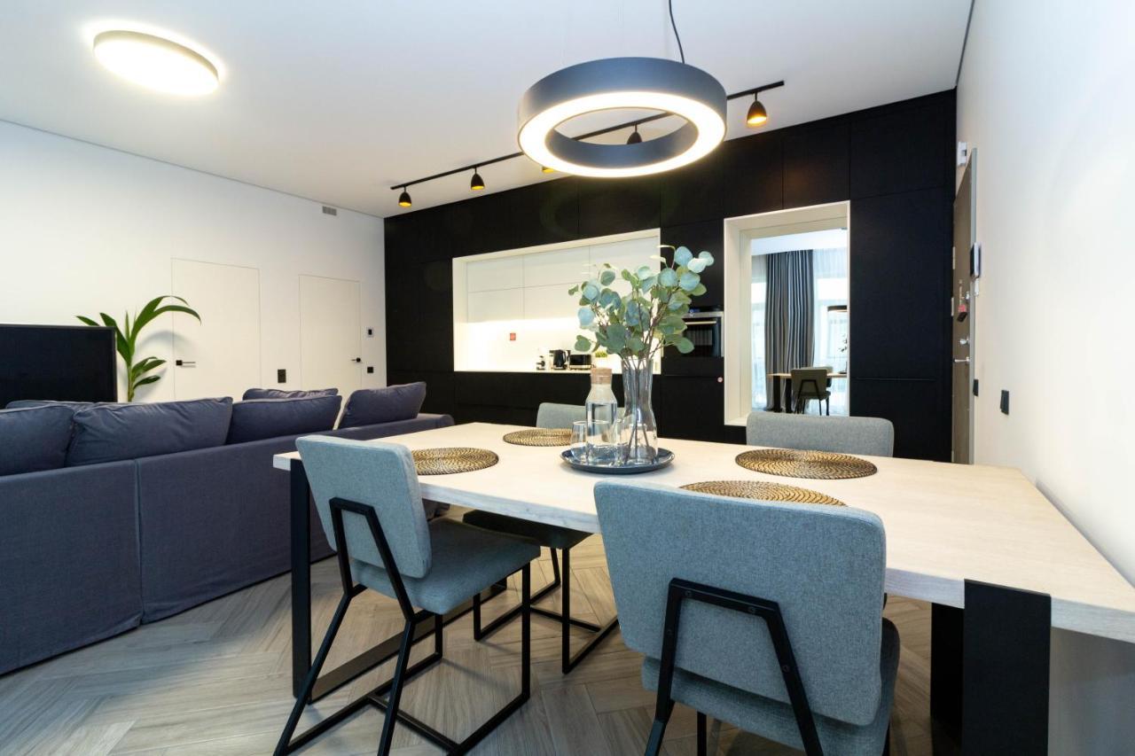 Cohost I Oldtown 60M2 Apt W-Garage Parking, Balcony & Self Check-In วิลนีอุส ภายนอก รูปภาพ