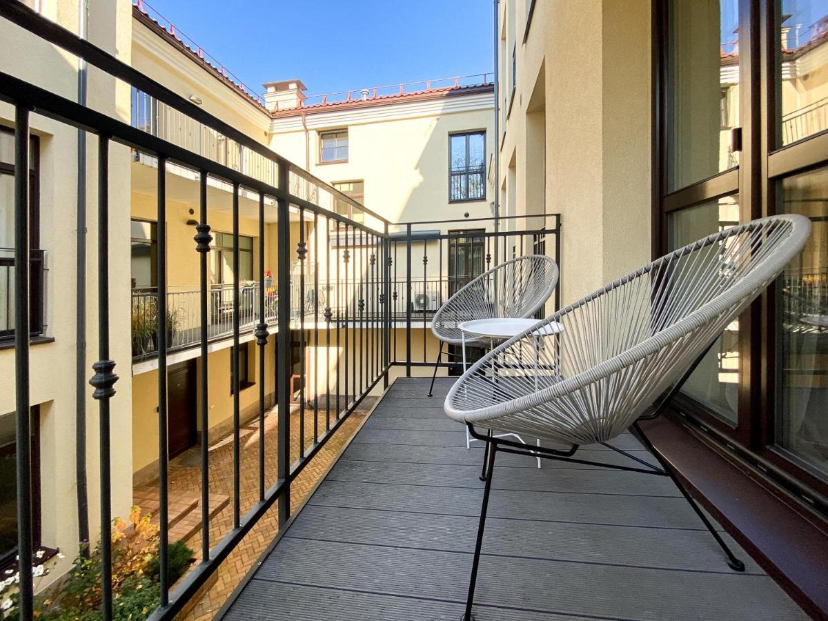 Cohost I Oldtown 60M2 Apt W-Garage Parking, Balcony & Self Check-In วิลนีอุส ภายนอก รูปภาพ