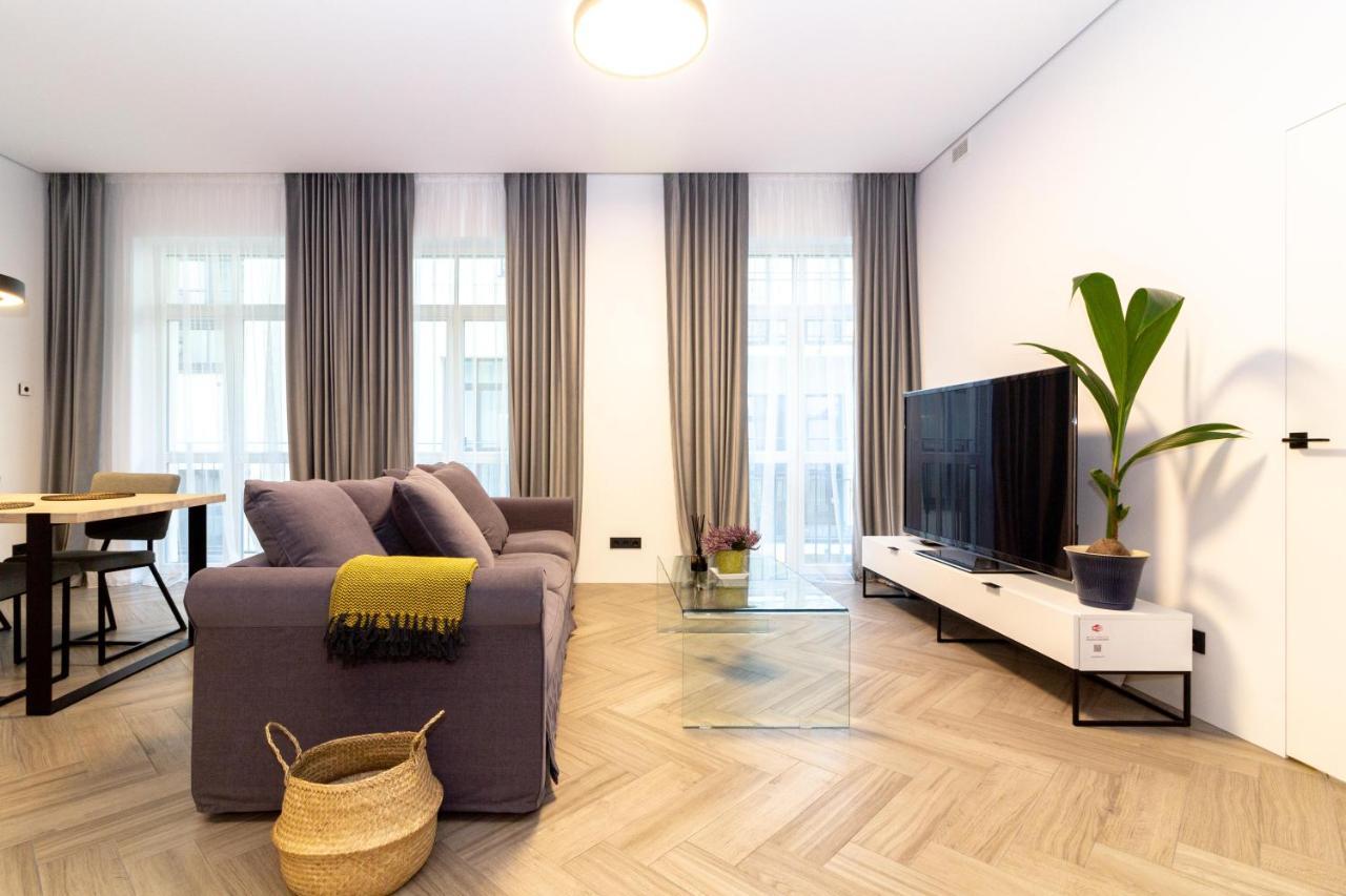 Cohost I Oldtown 60M2 Apt W-Garage Parking, Balcony & Self Check-In วิลนีอุส ภายนอก รูปภาพ