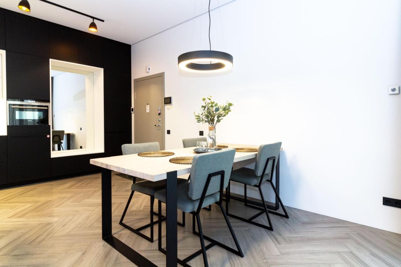 Cohost I Oldtown 60M2 Apt W-Garage Parking, Balcony & Self Check-In วิลนีอุส ภายนอก รูปภาพ