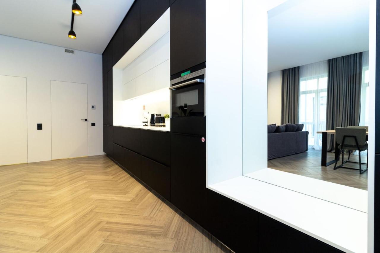 Cohost I Oldtown 60M2 Apt W-Garage Parking, Balcony & Self Check-In วิลนีอุส ภายนอก รูปภาพ