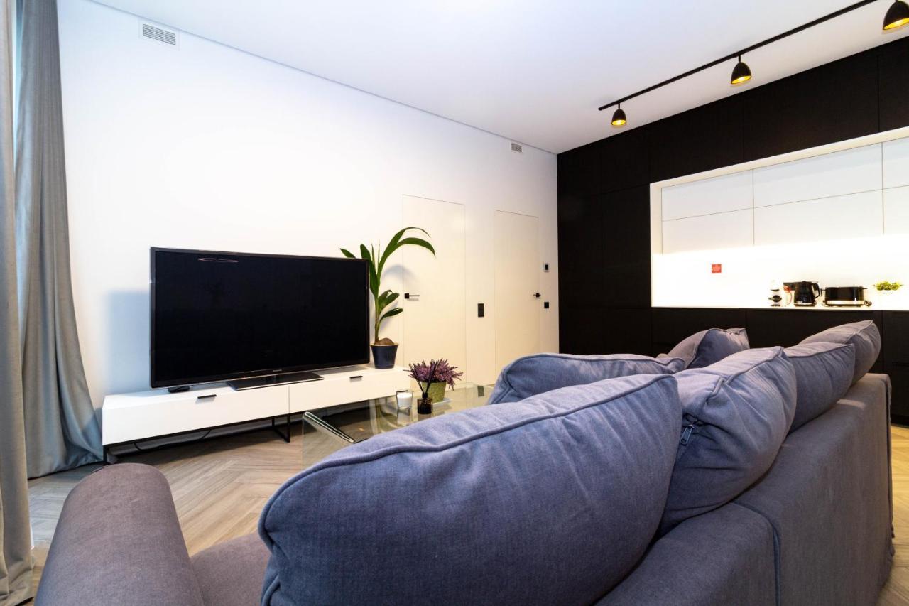 Cohost I Oldtown 60M2 Apt W-Garage Parking, Balcony & Self Check-In วิลนีอุส ภายนอก รูปภาพ