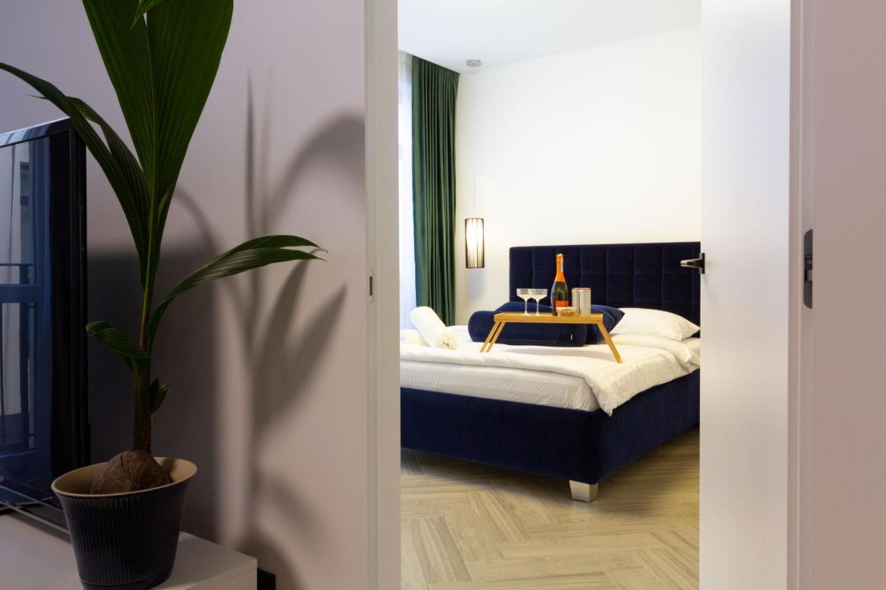 Cohost I Oldtown 60M2 Apt W-Garage Parking, Balcony & Self Check-In วิลนีอุส ภายนอก รูปภาพ