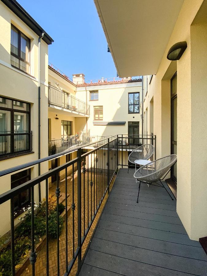 Cohost I Oldtown 60M2 Apt W-Garage Parking, Balcony & Self Check-In วิลนีอุส ภายนอก รูปภาพ