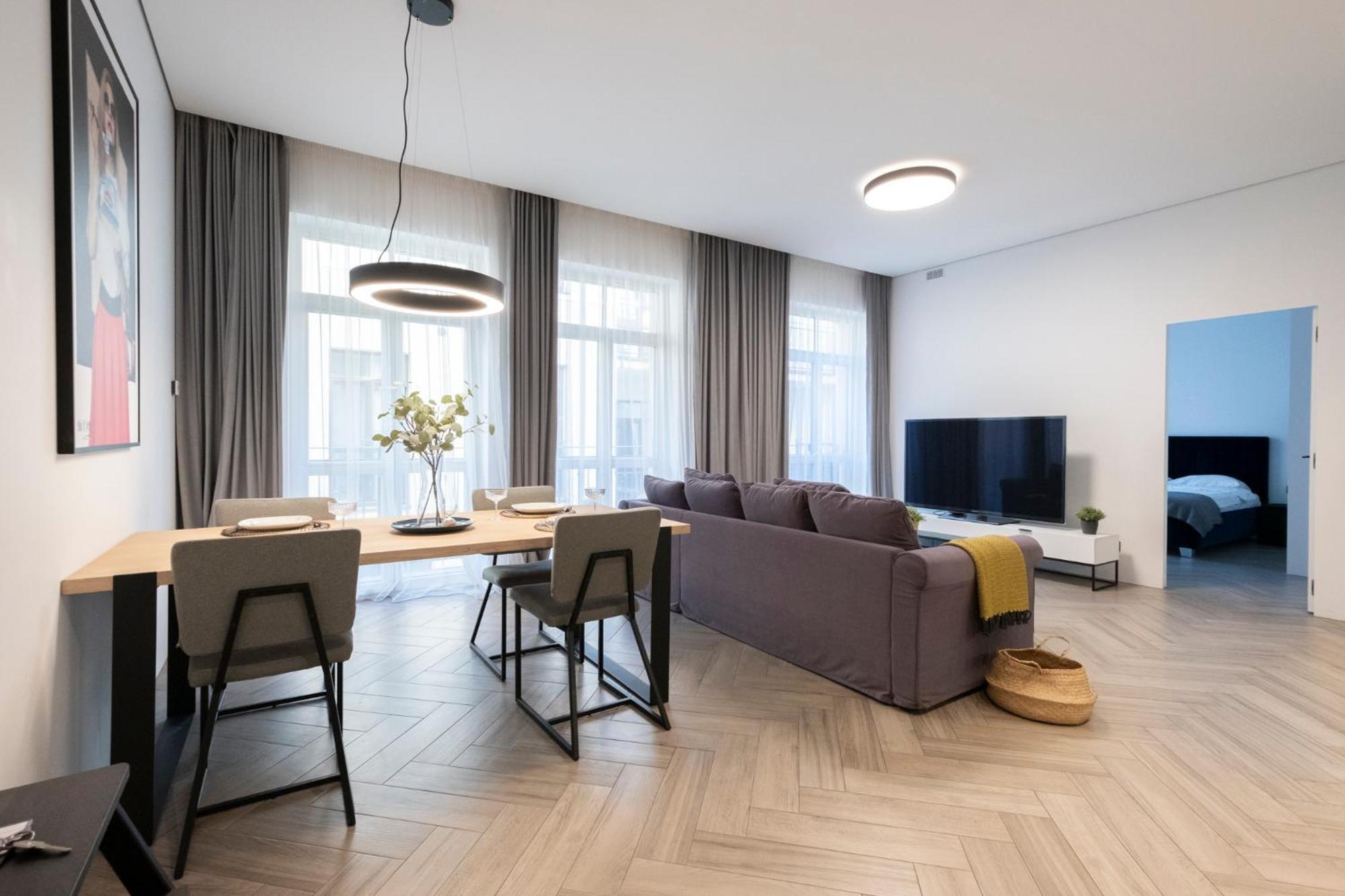 Cohost I Oldtown 60M2 Apt W-Garage Parking, Balcony & Self Check-In วิลนีอุส ภายนอก รูปภาพ