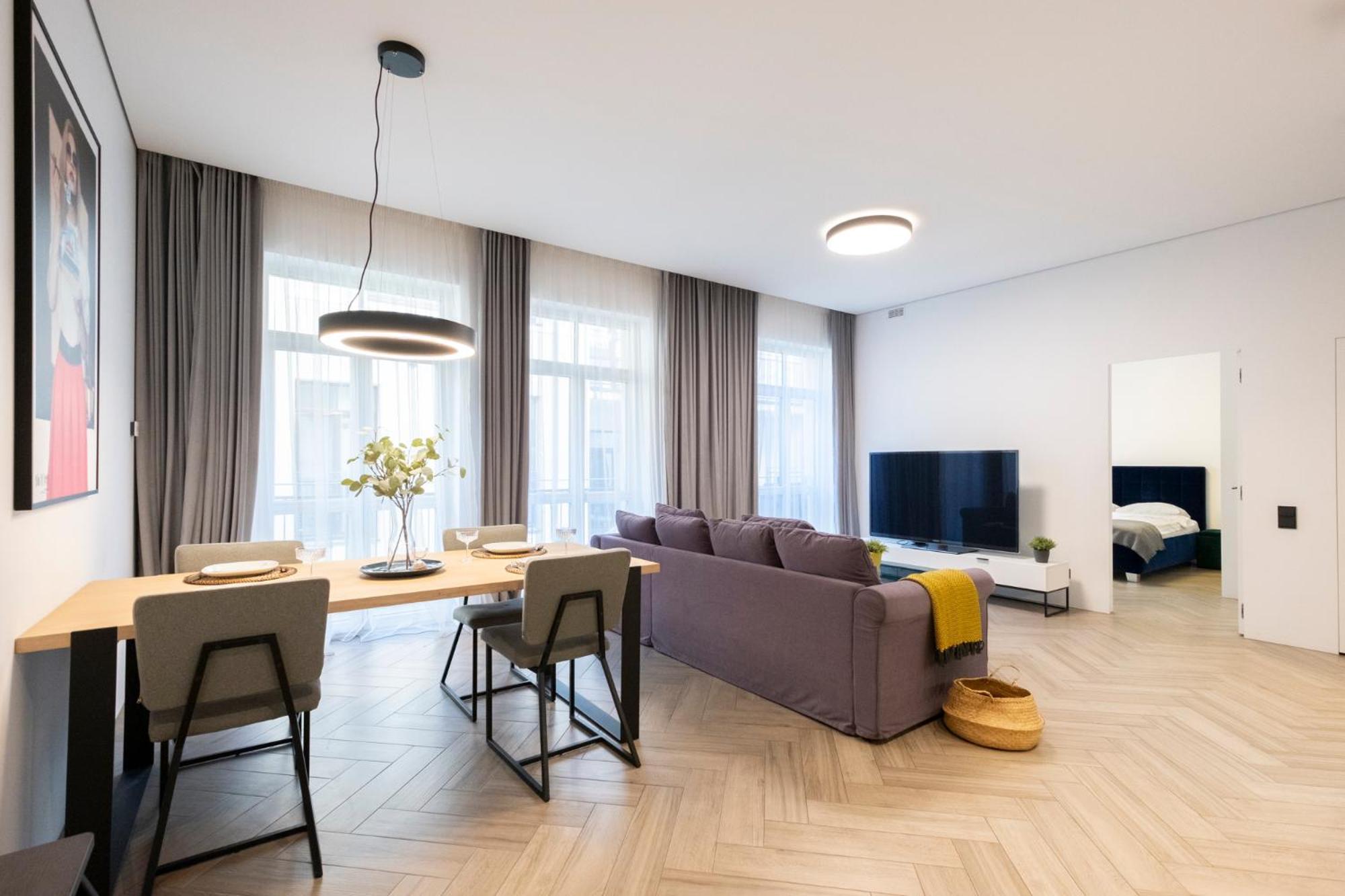 Cohost I Oldtown 60M2 Apt W-Garage Parking, Balcony & Self Check-In วิลนีอุส ภายนอก รูปภาพ